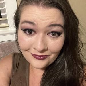 Meet your Posher, Alora